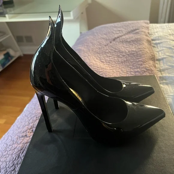 Saint Laurent Glossy Black Heels - Picture 1 of 11